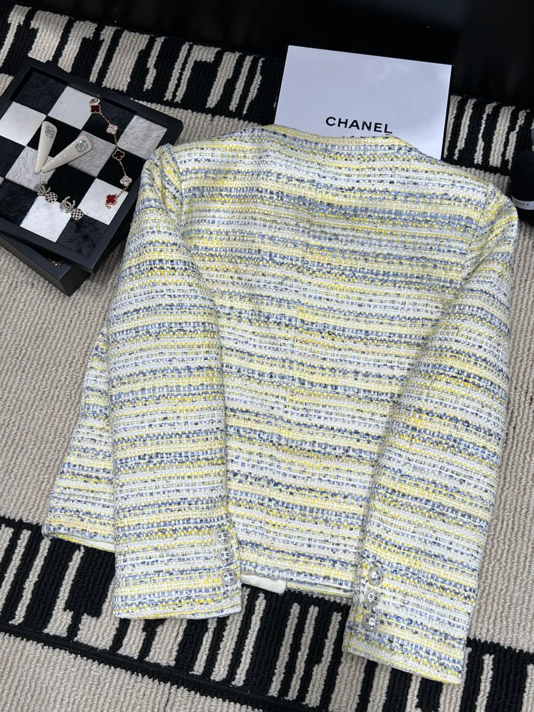 Жакеты Женские Chanel 17633418