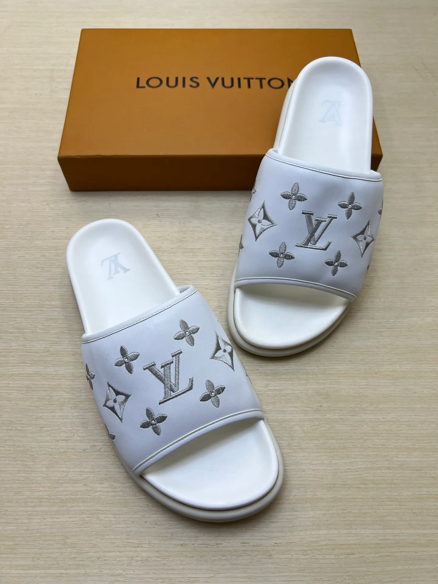 Шлепанцы Мужские Louis Vuitton 11450859