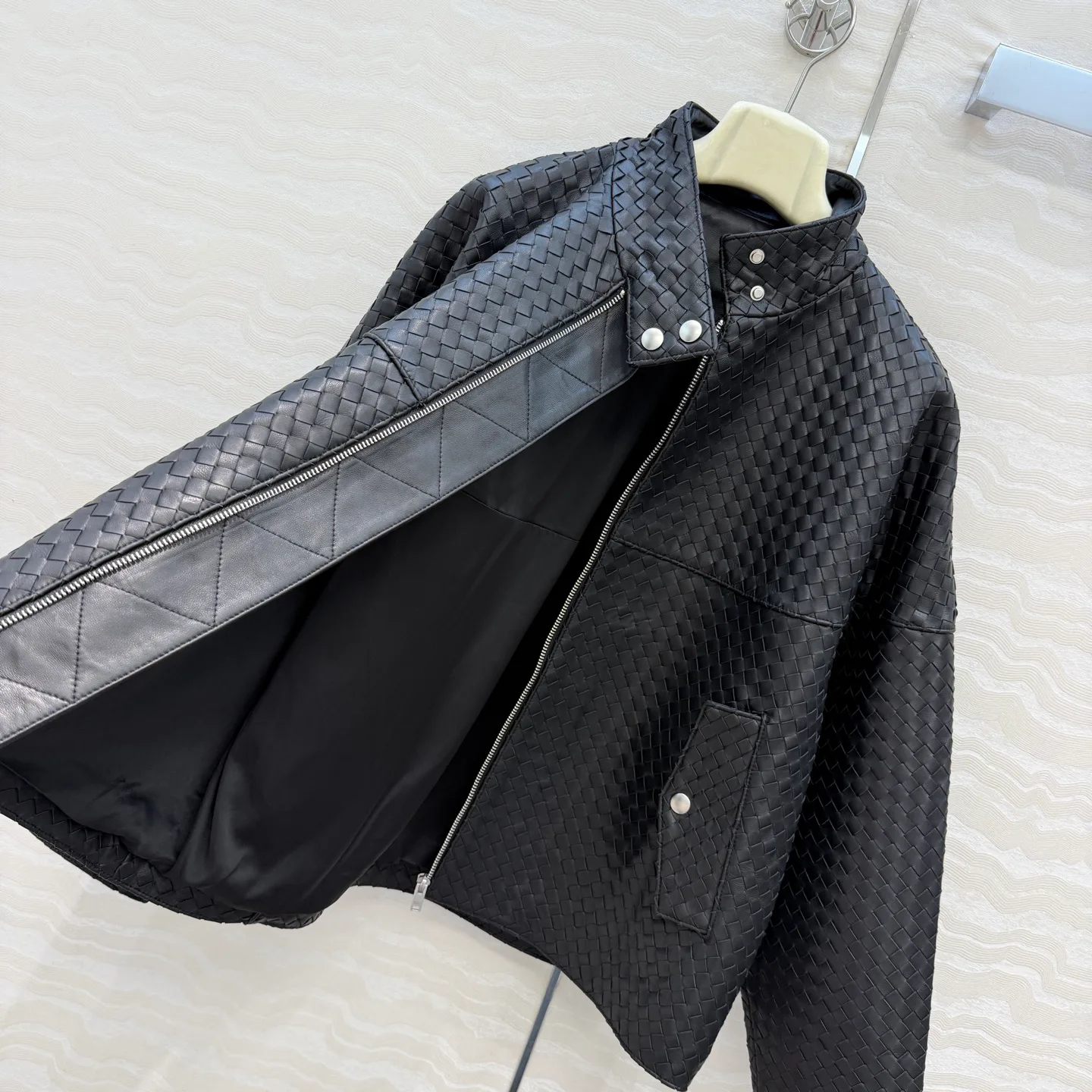 Кожаные Куртки И Дублёнки Женские Bottega Veneta 18922540