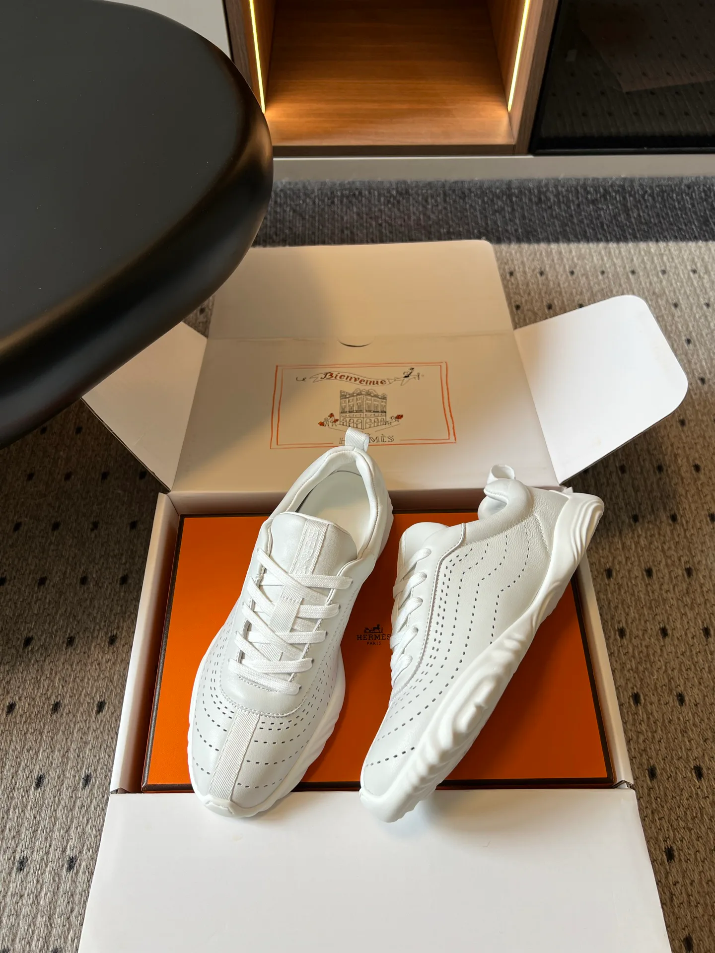 Кроссовки Женские Hermes 17625156