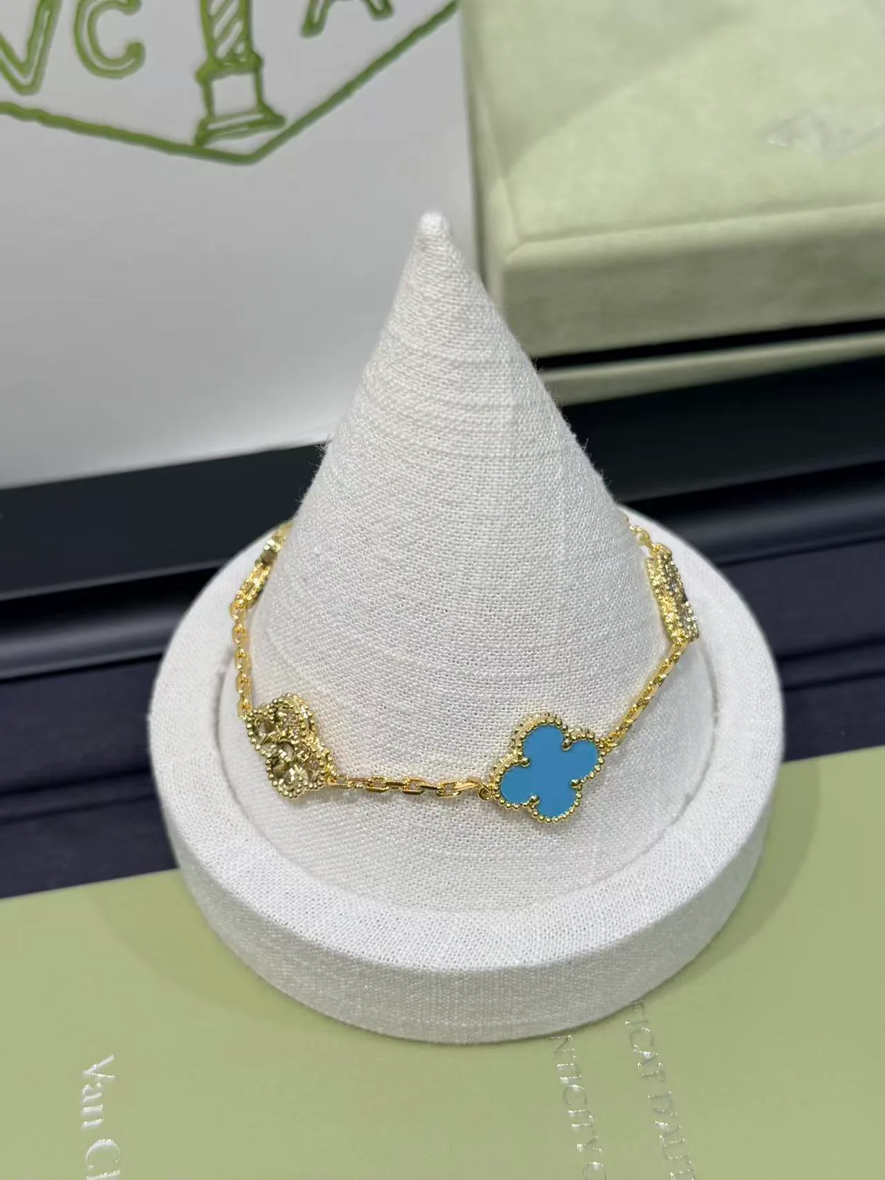 Бижутерия Van Cleef & Arpels 17841395