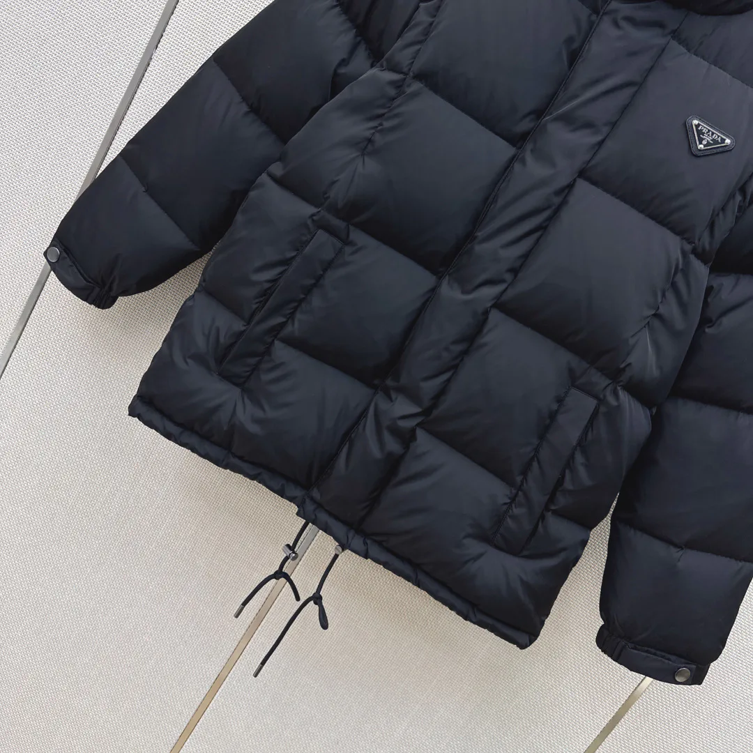 Куртки И Пуховики Женские Prada 18348218