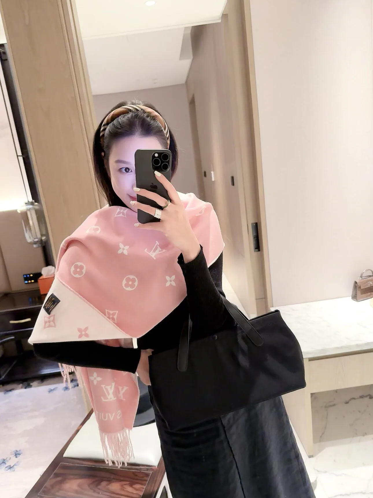 Шарфы Louis Vuitton 18322601