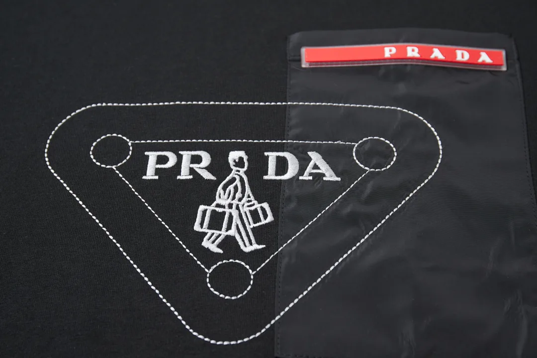 Футболки Женские Prada 10938050