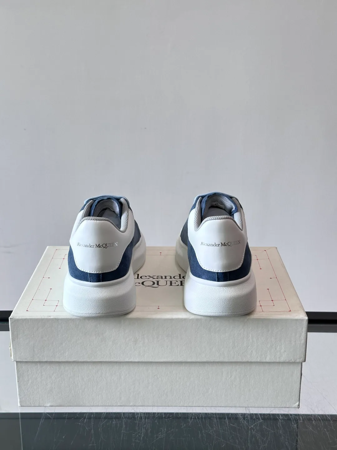 Кроссовки Женские Alexander Mcqueen 17447548