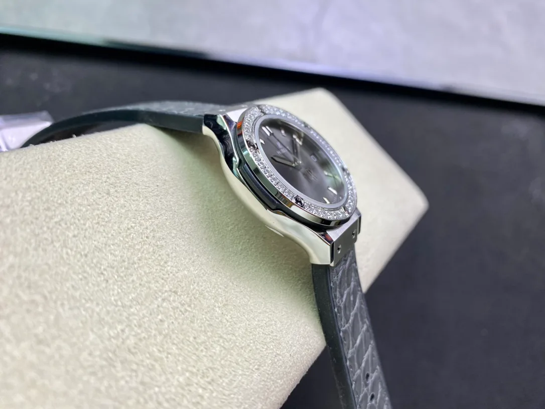 Часы Женские Hublot 17629724
