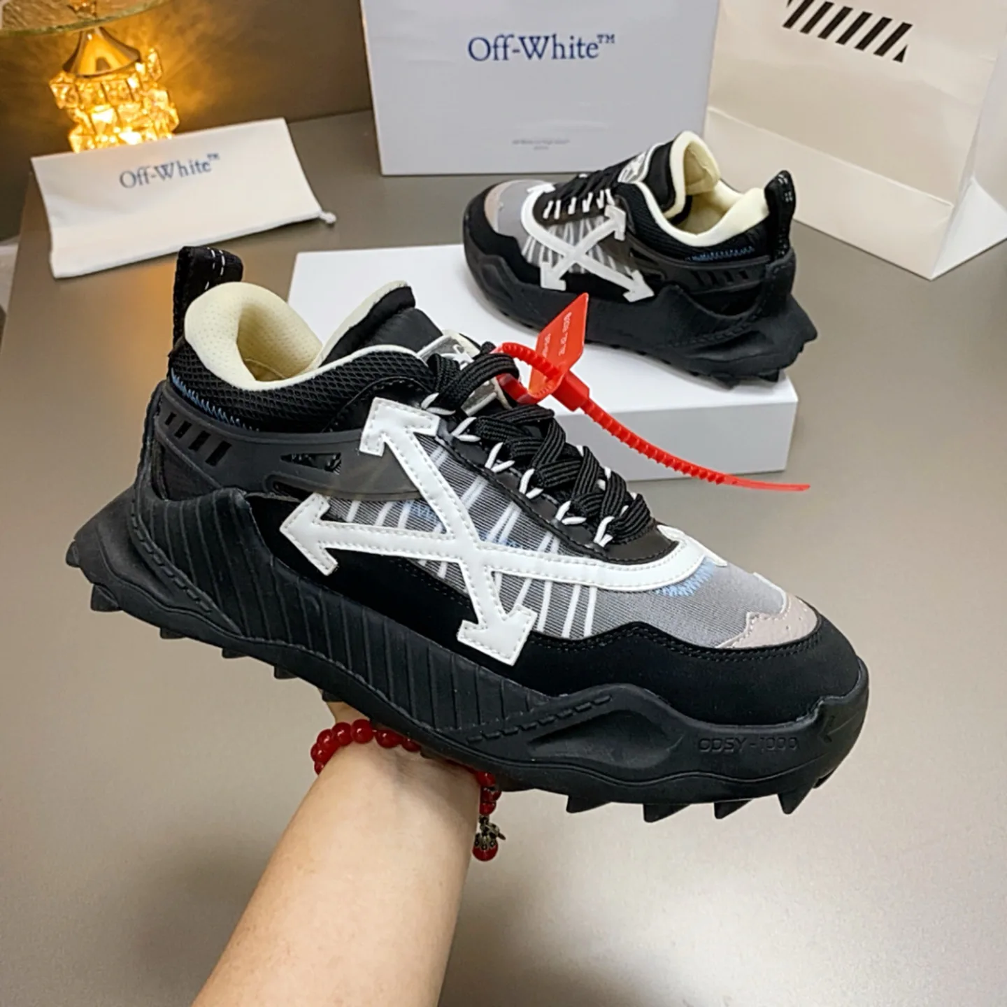 Кроссовки Женские Off-White 17530539