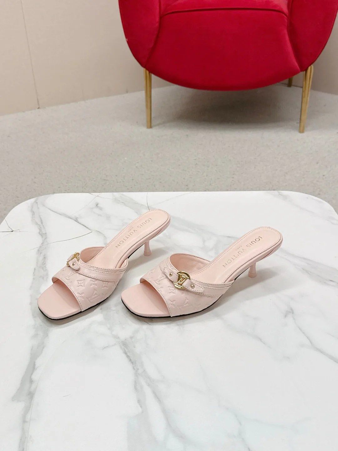 Босоножки Женские Louis Vuitton 1385764