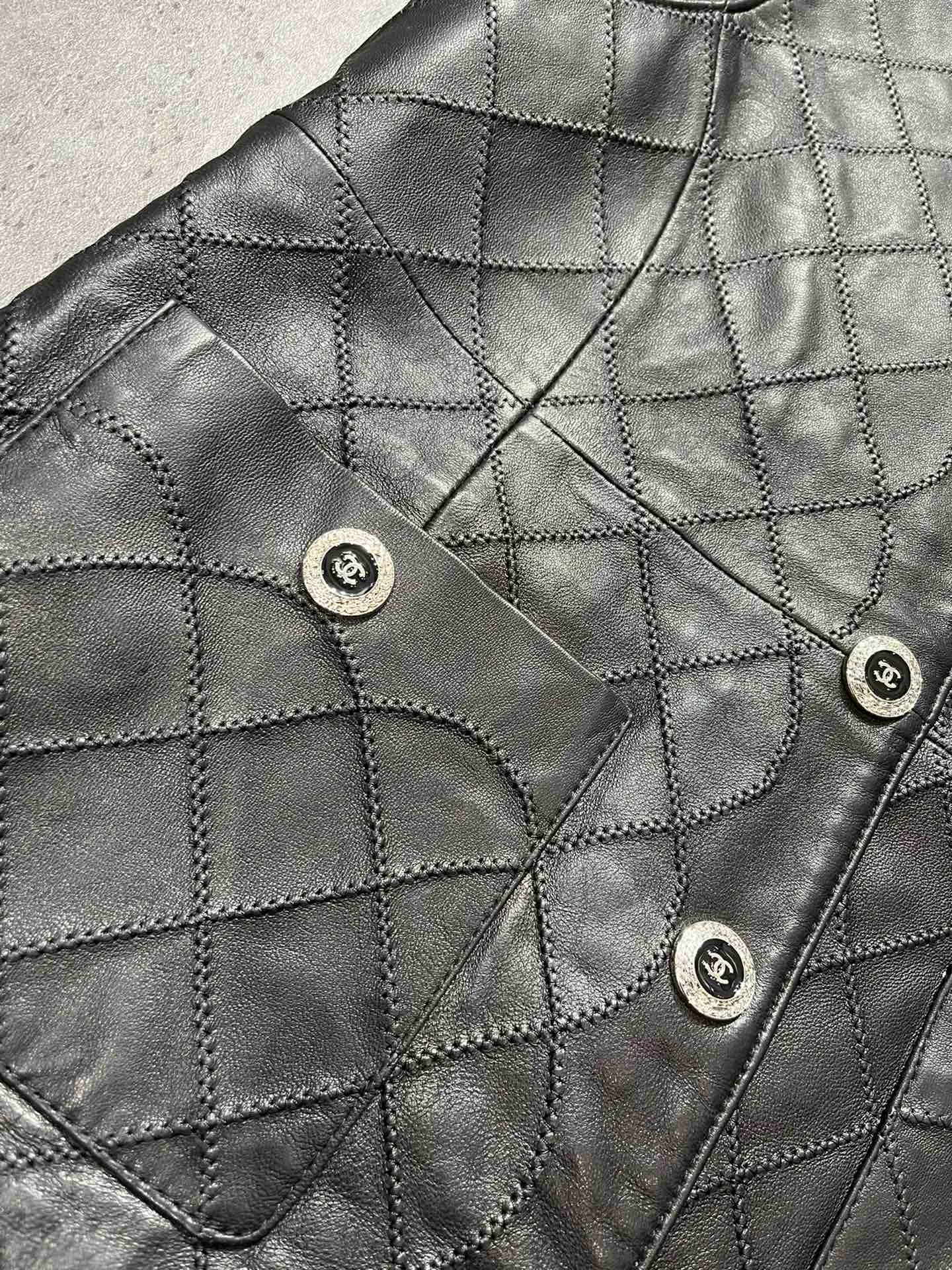 Жилеты Мужские Chanel 10088605