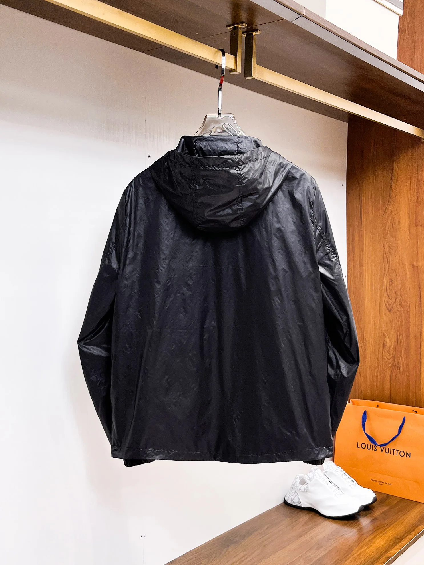 Куртки И Пуховики Мужские Moncler 18197236