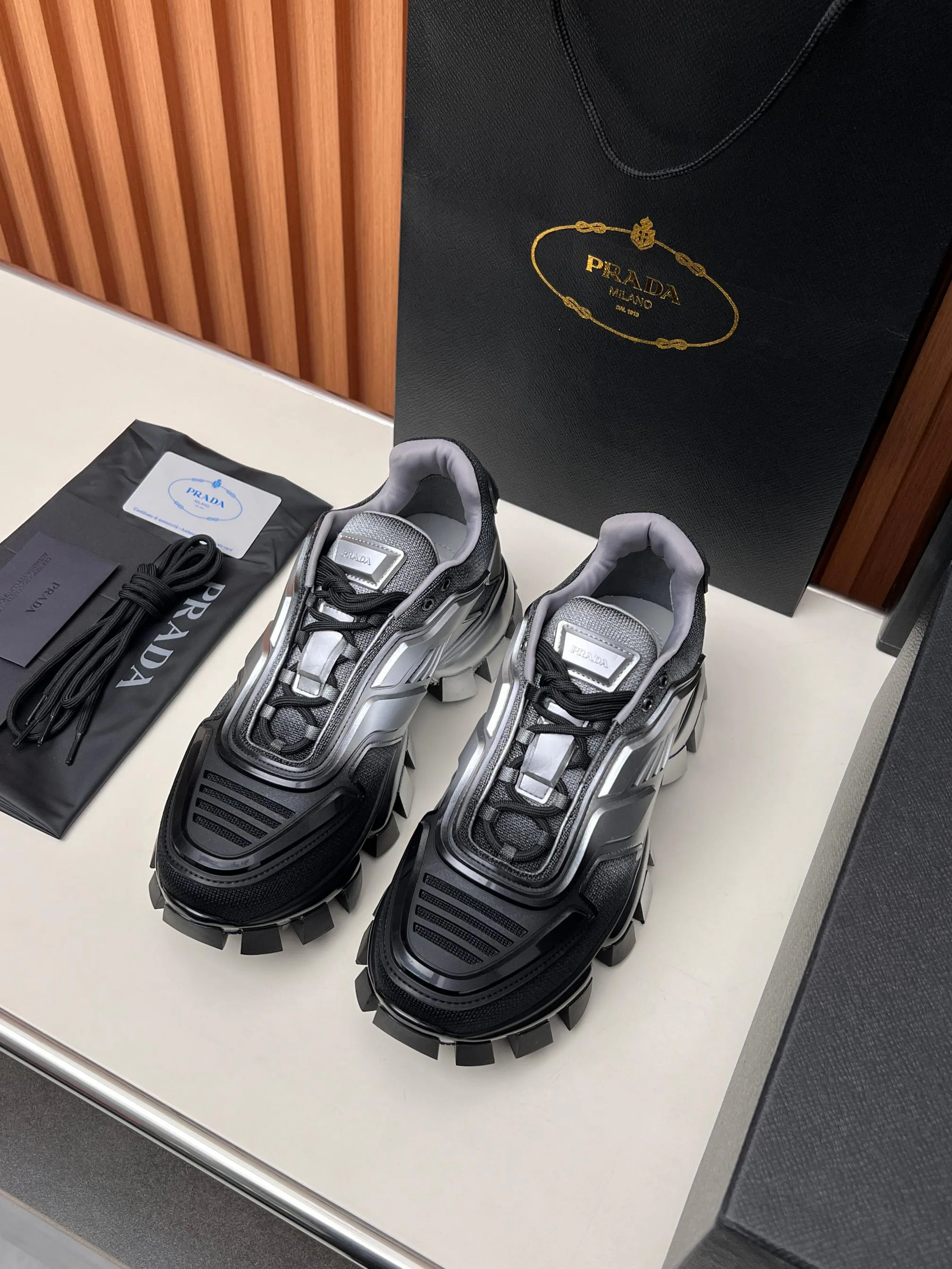 Кроссовки Женские Prada 881669