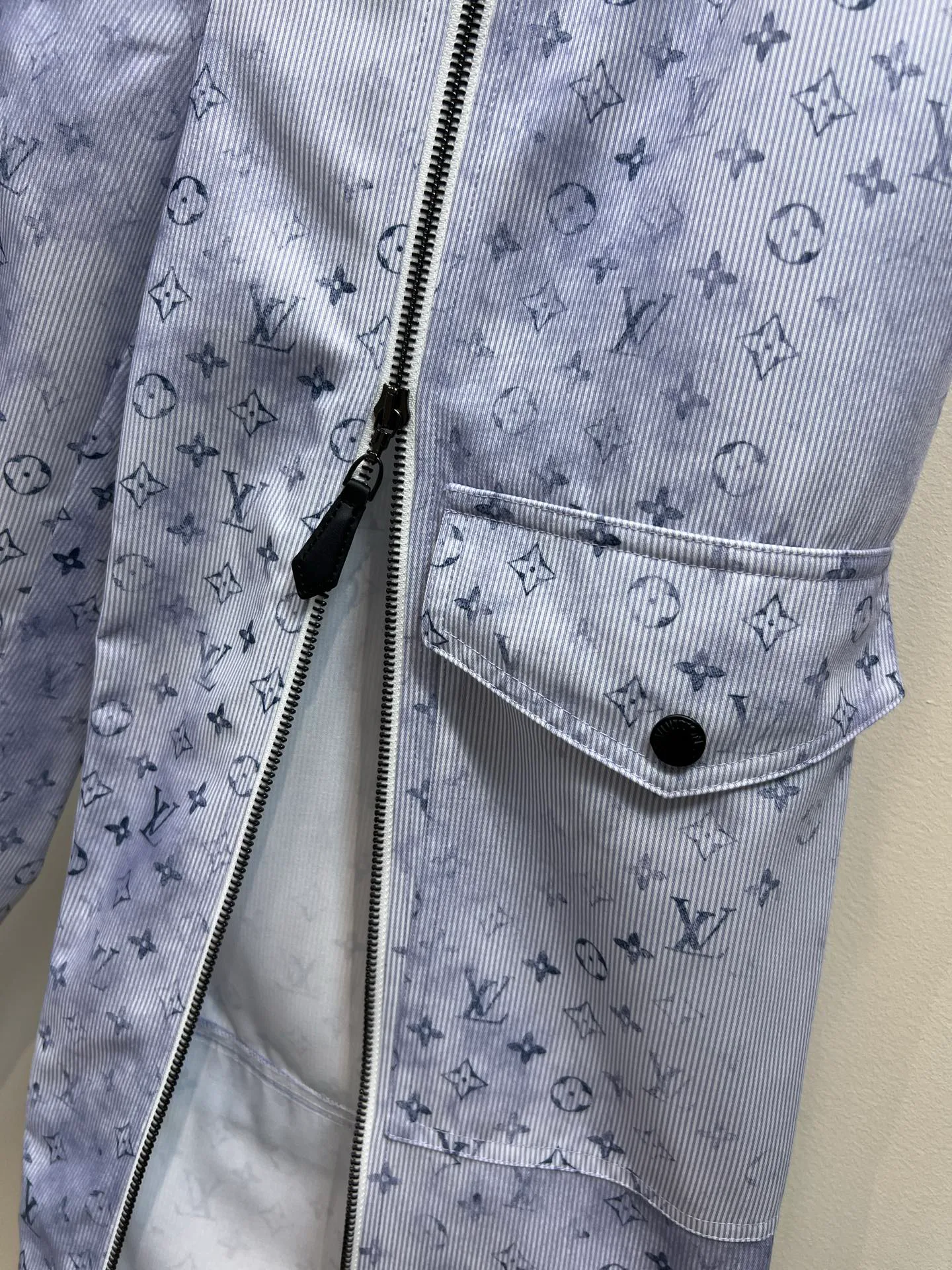 Брюки Женские Louis Vuitton 11638610