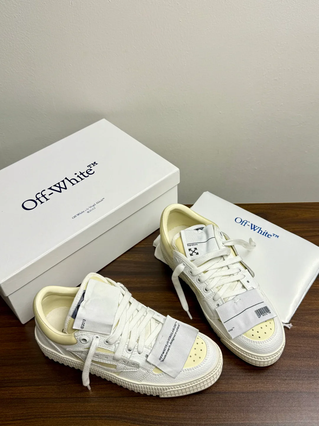 Кроссовки Женские Off-White 18943154