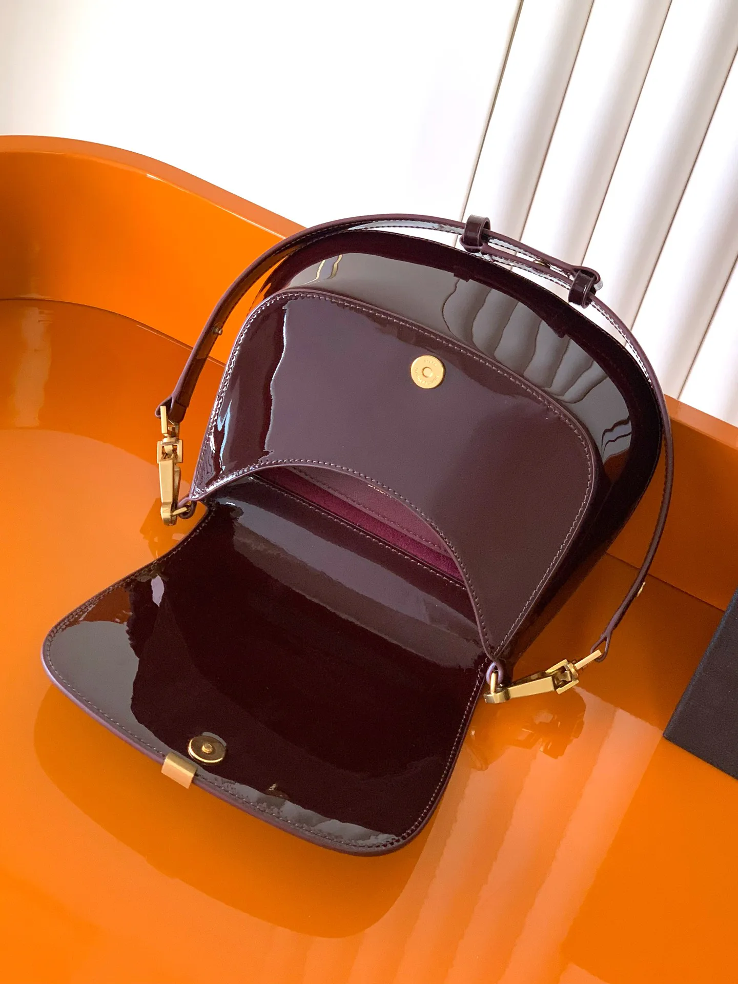 Сумки На Ремне Женские Saint Laurent 11309789