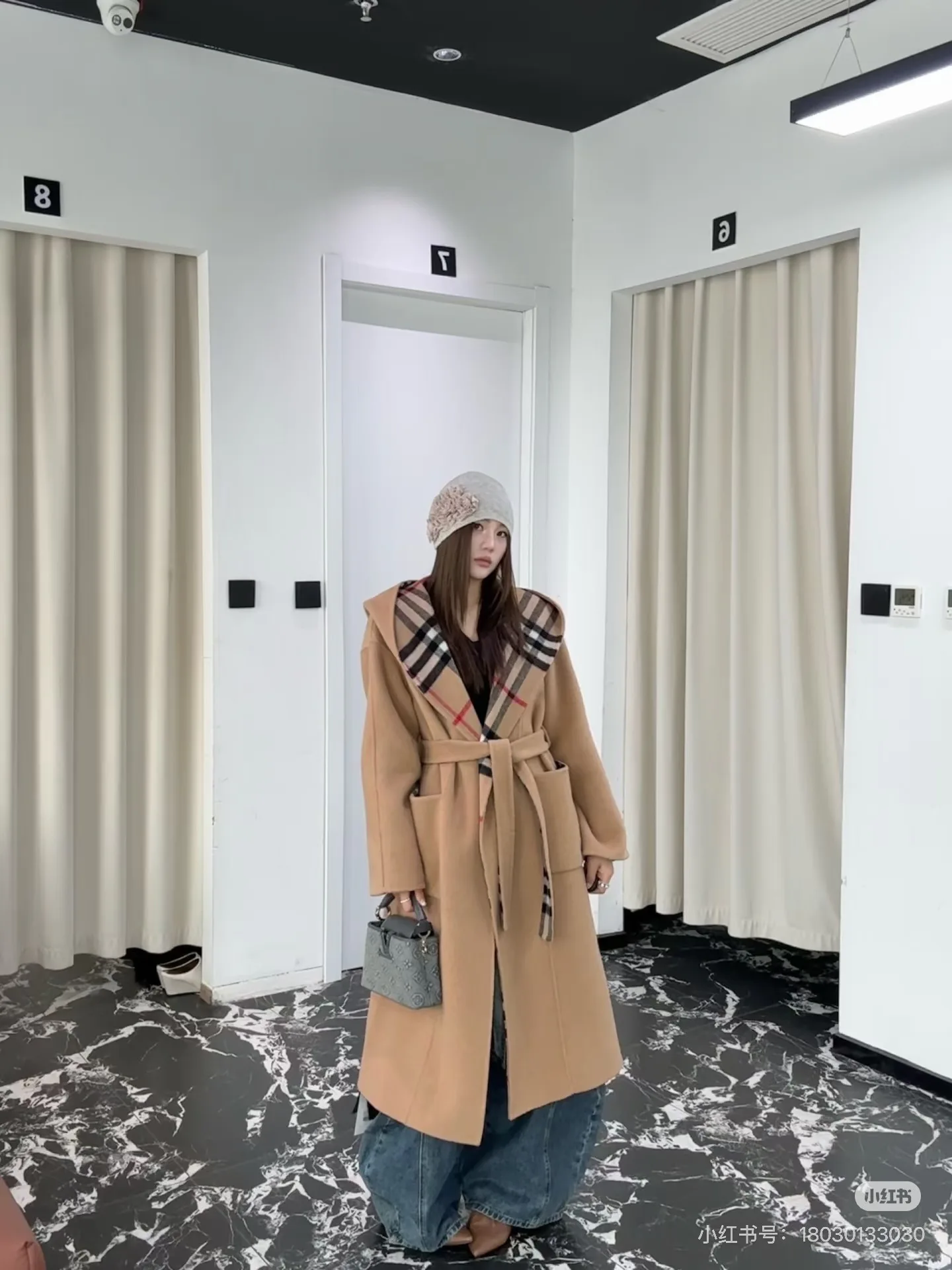 Пальто Женские Burberry 18639111