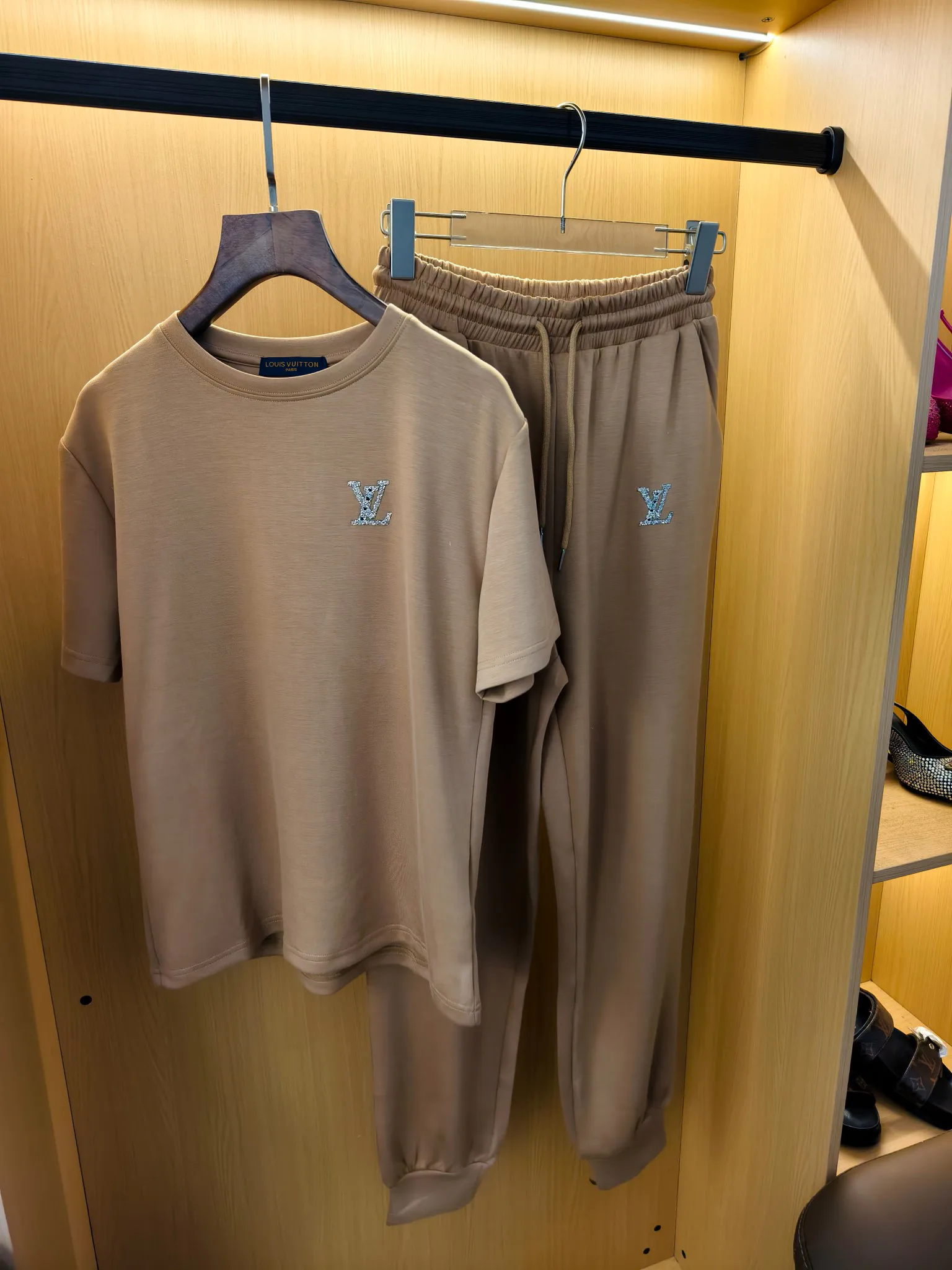 Костюмы Женские Louis Vuitton 1286165