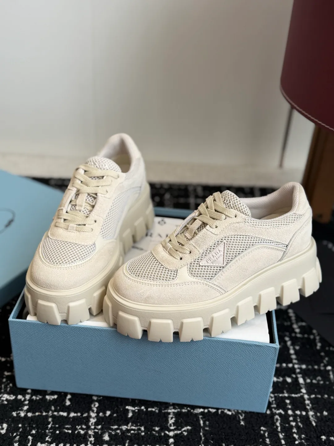 Кроссовки Женские Prada 18138859