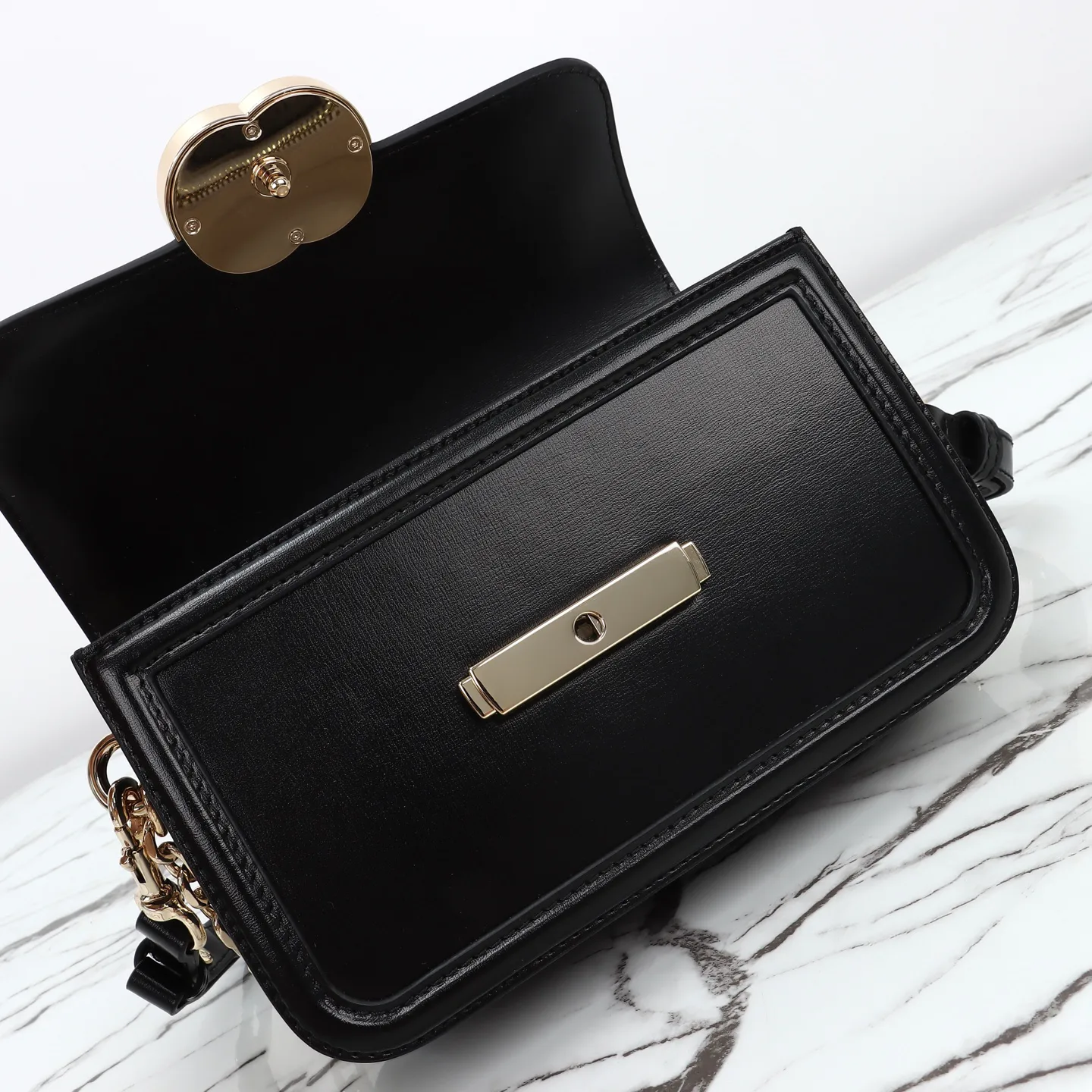 Классические Сумки Женские Gucci 18210726