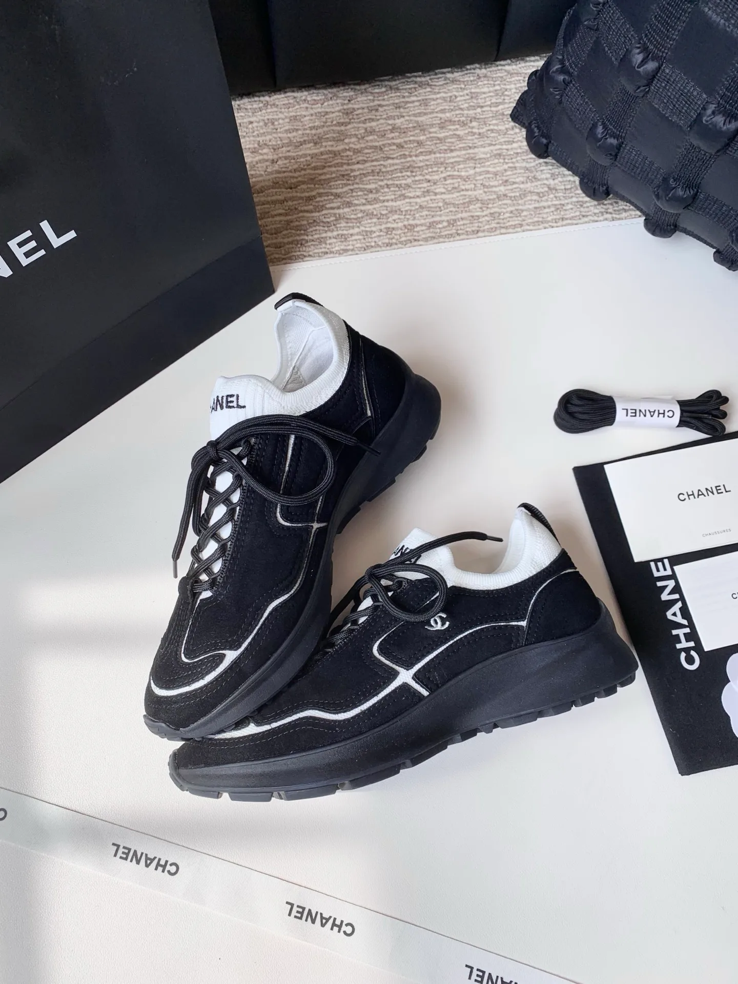 Кроссовки Женские Chanel 17990423