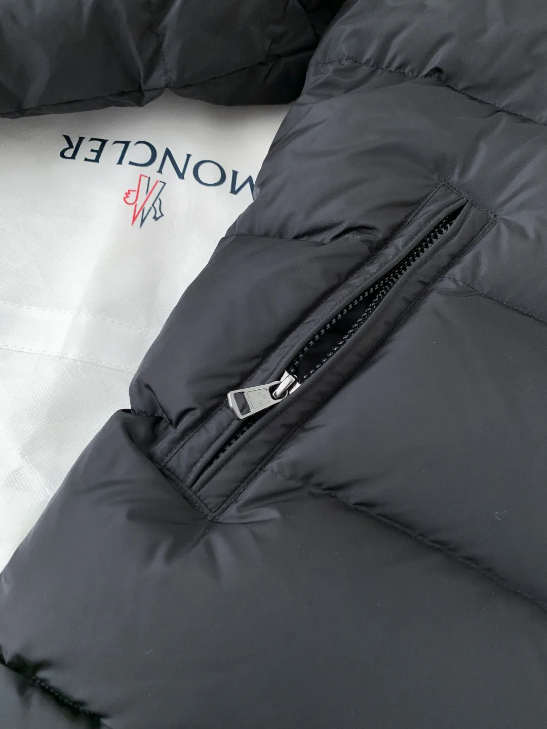Куртки И Пуховики Мужские Moncler 441300