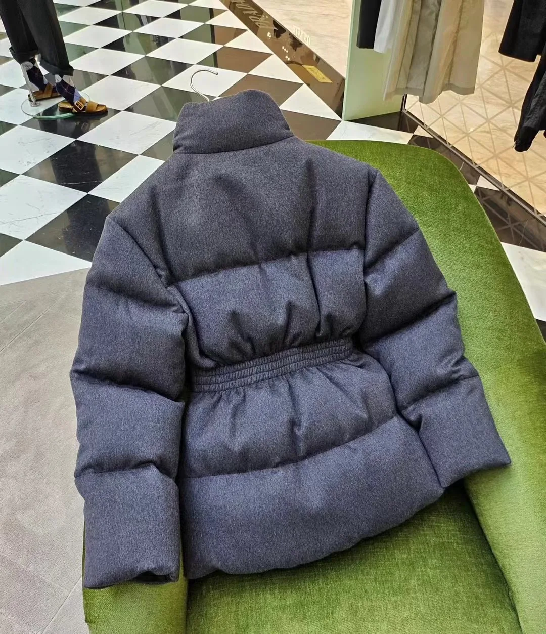 Куртки И Пуховики Женские Prada 18767573