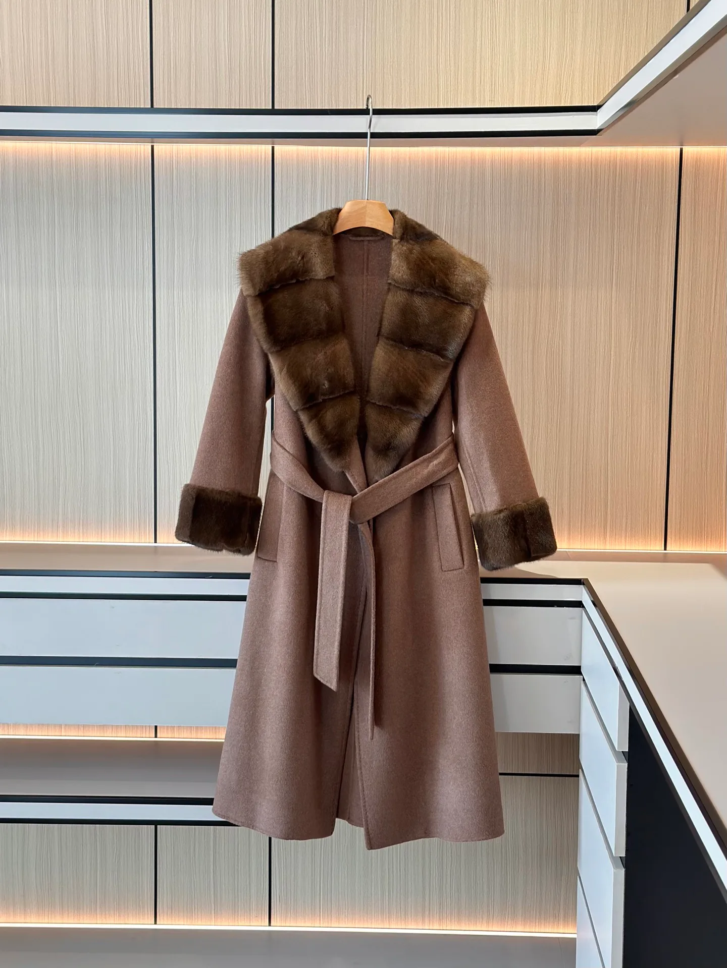 Пальто Женские Loro Piana 18597230