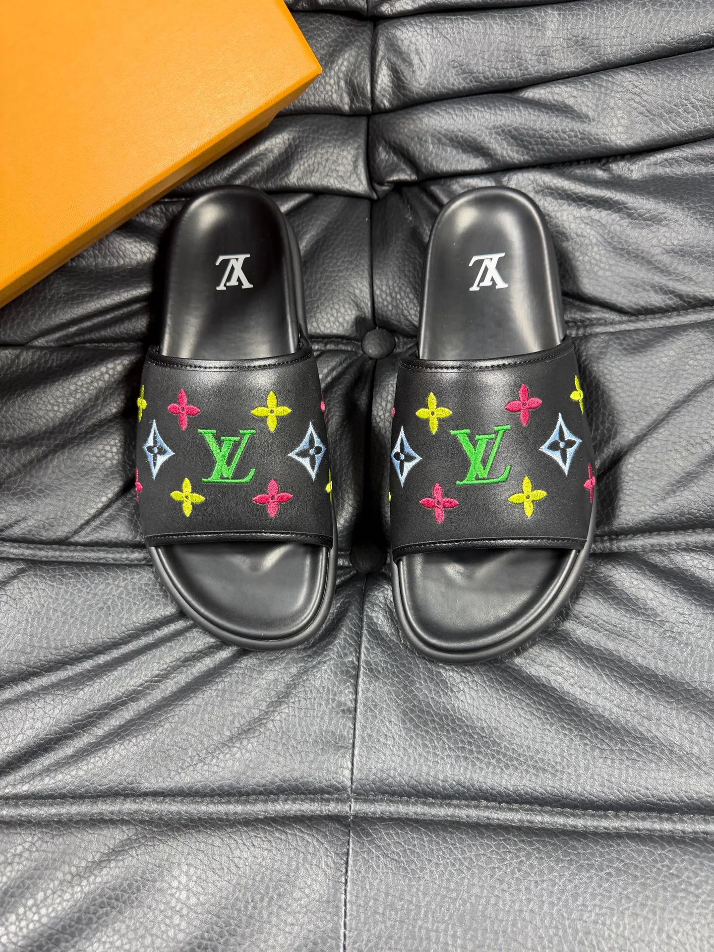 Шлепанцы Женские Louis Vuitton 991671