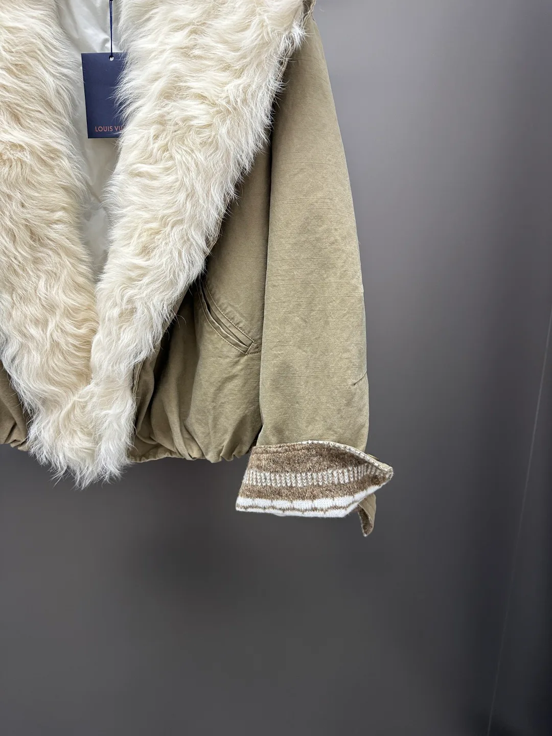 Куртки И Пуховики Женские Louis Vuitton 18902687