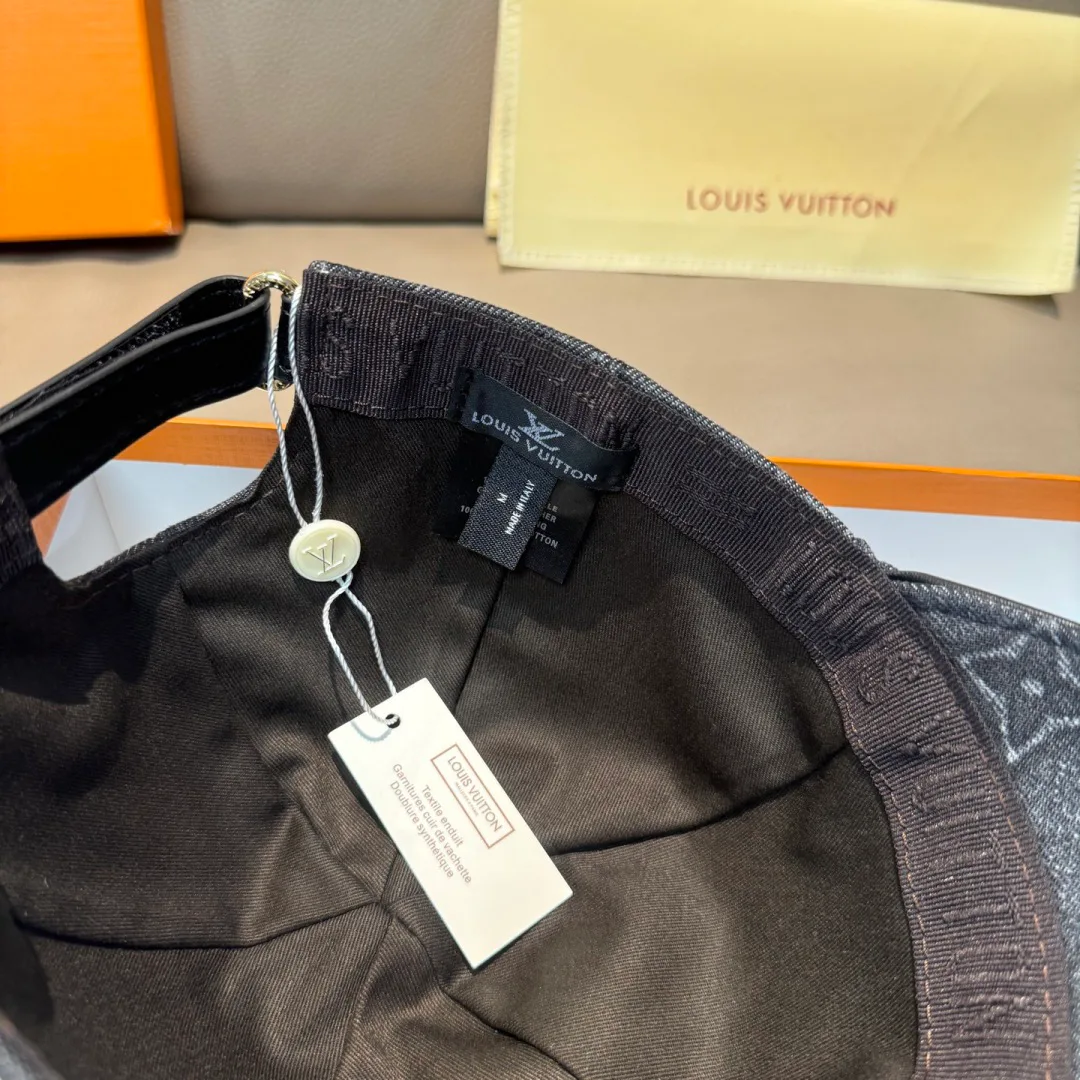 Головные Уборы Louis Vuitton 11362270