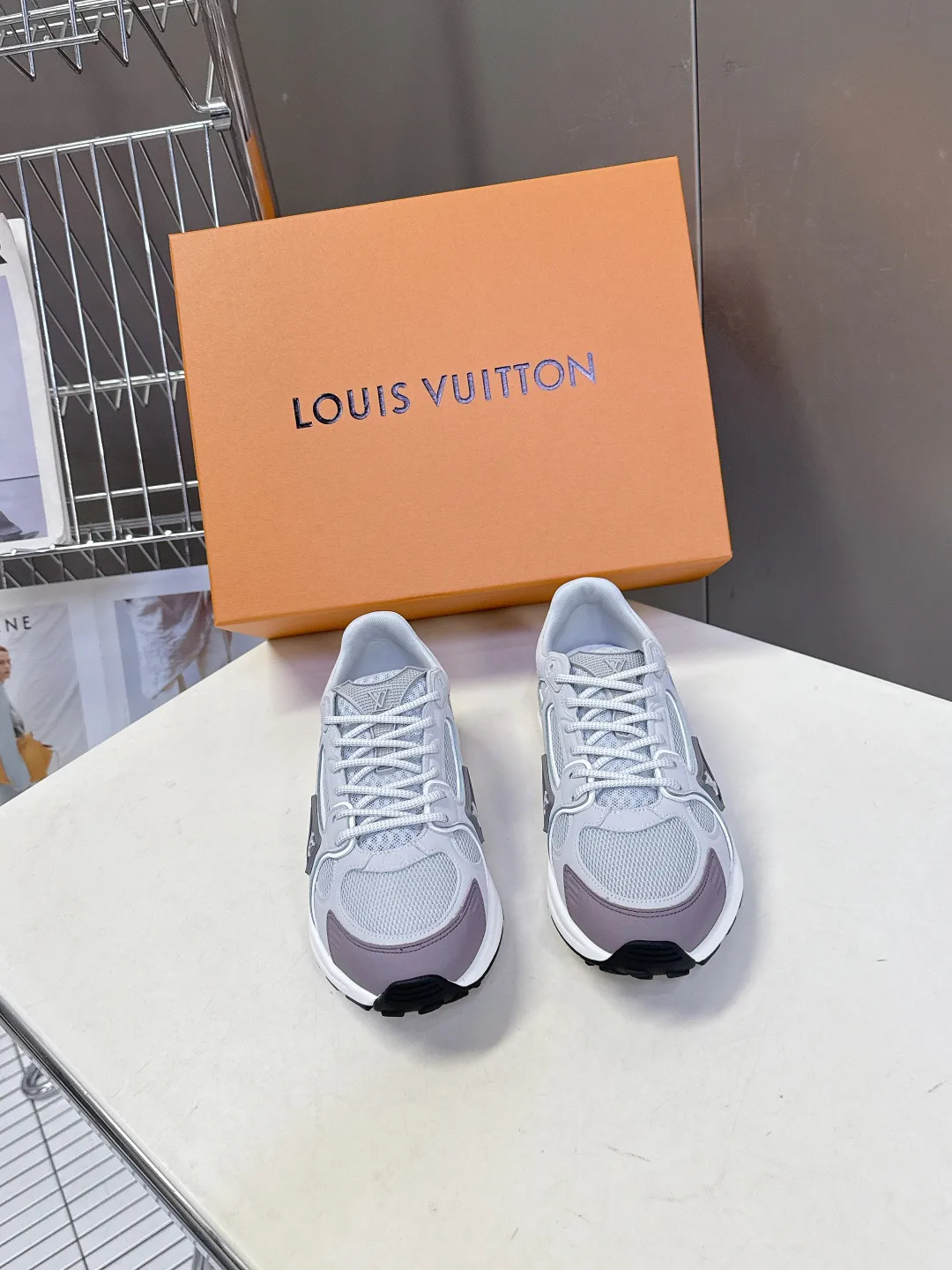 Кроссовки Женские Louis Vuitton 11152705