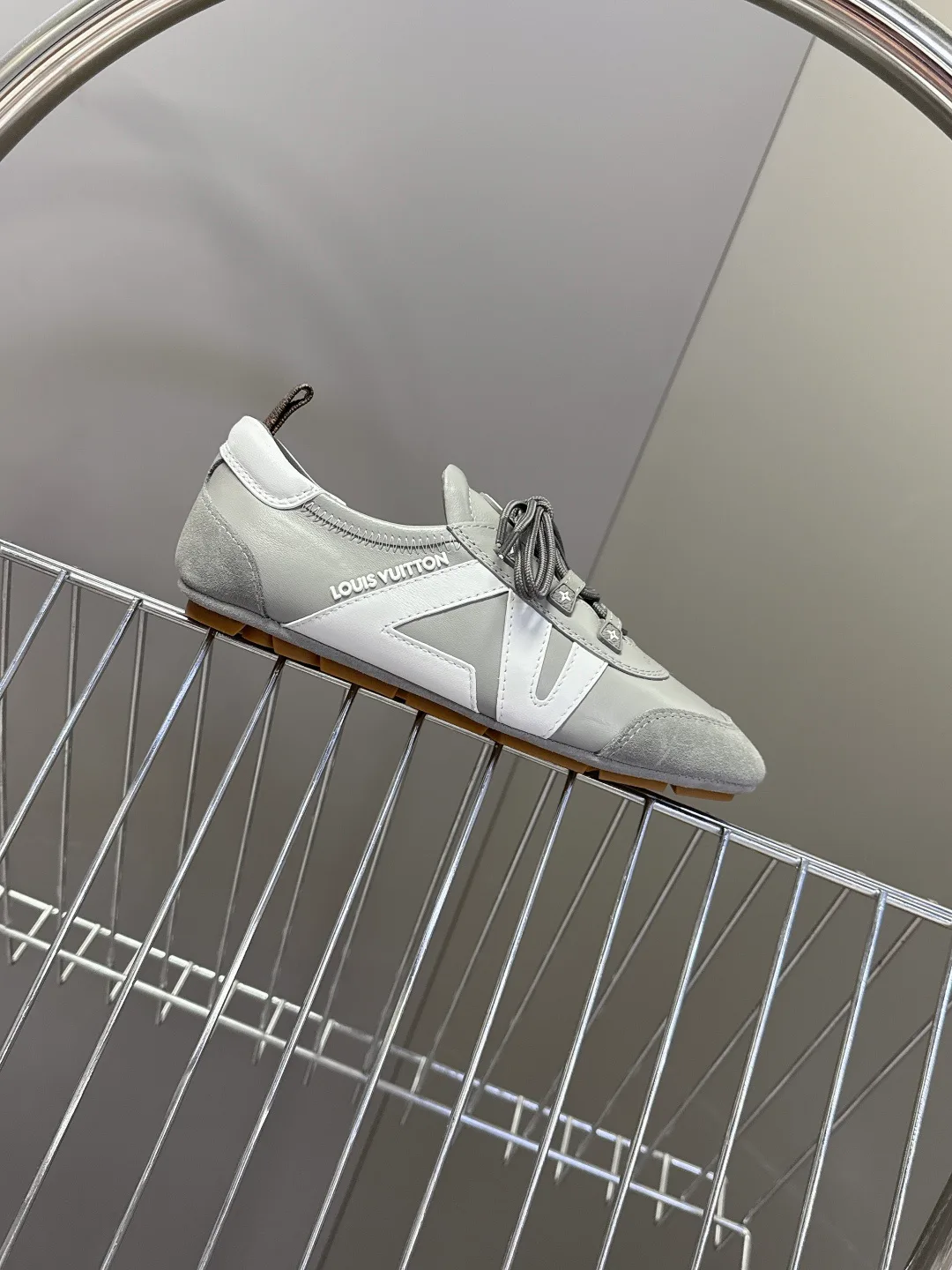 Кроссовки Женские Louis Vuitton 1480745
