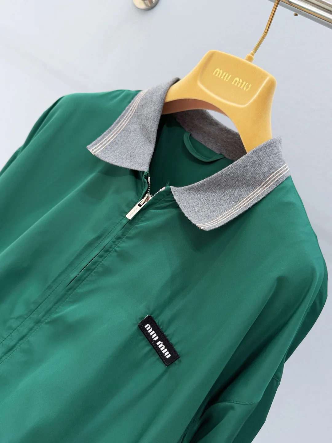 Куртки И Пуховики Женские Miu Miu 6129060