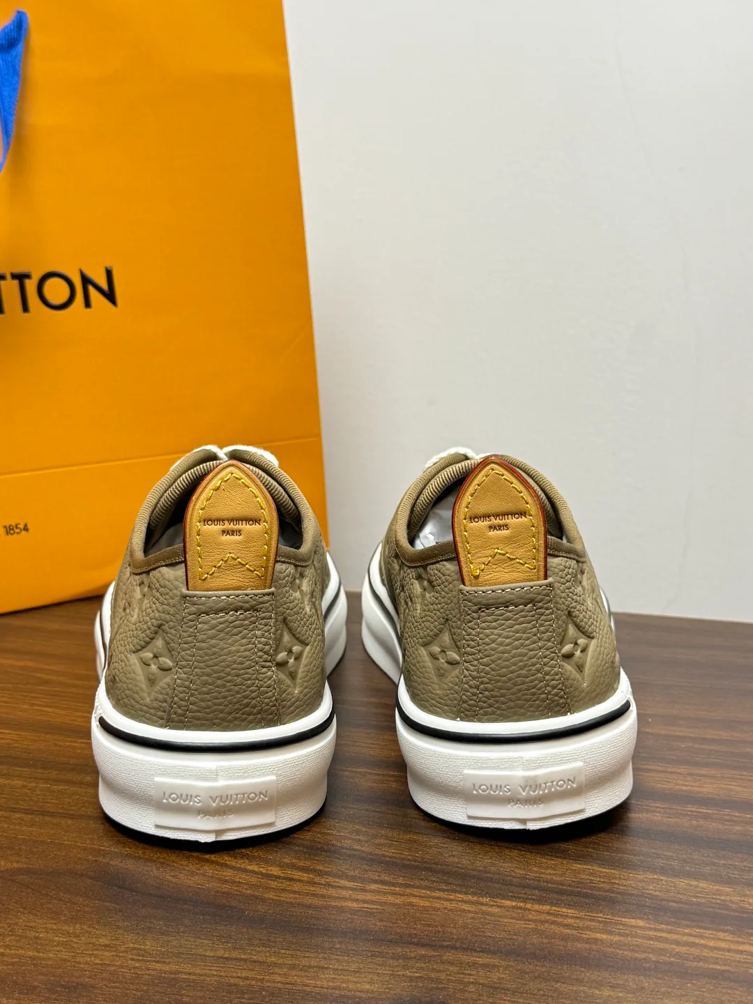 Кроссовки Мужские Louis Vuitton 19716465