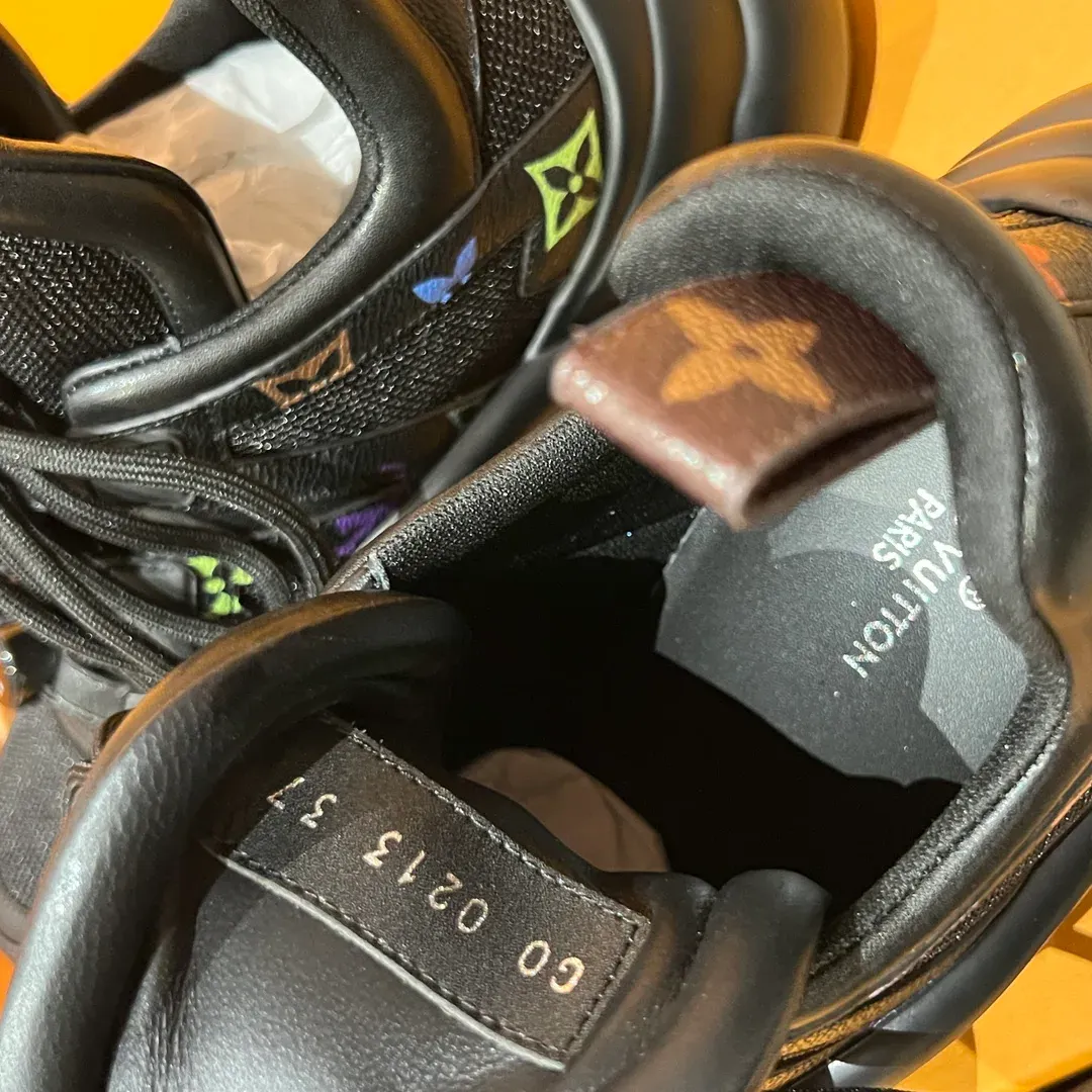 Кроссовки Женские Louis Vuitton 371376