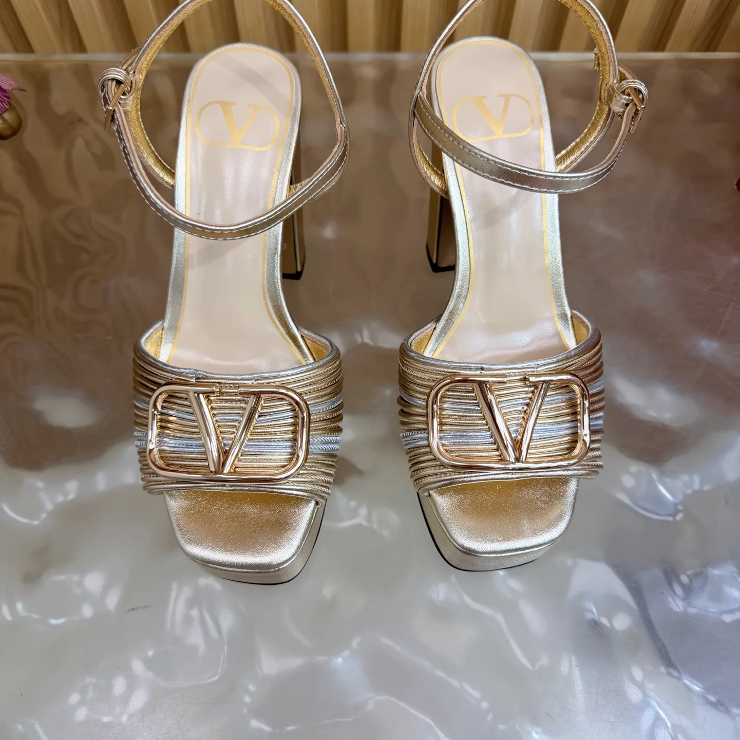 Босоножки Женские Valentino 12859217