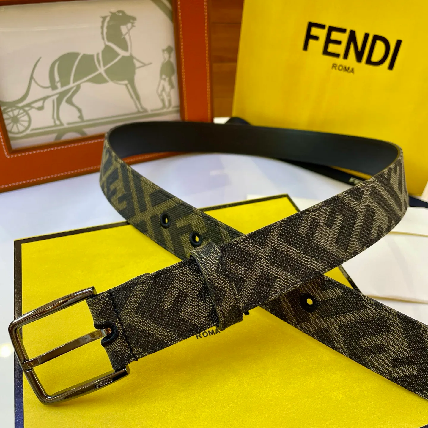 Ремни Fendi 11517949