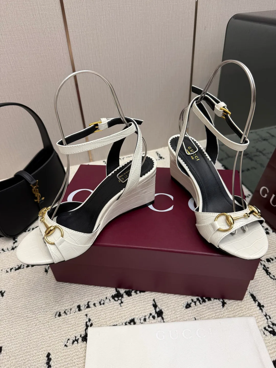 Босоножки Женские Gucci 18049070