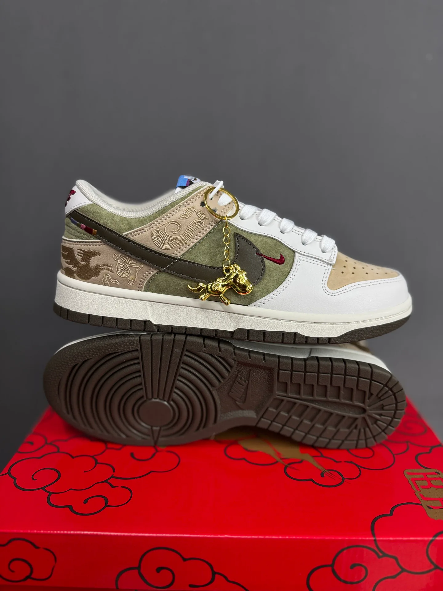 Кроссовки Женские Nike 663104