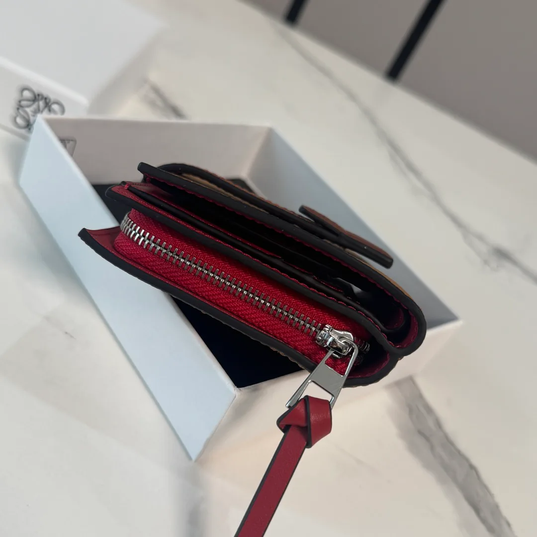 Клатчи Женские Loewe 17502816