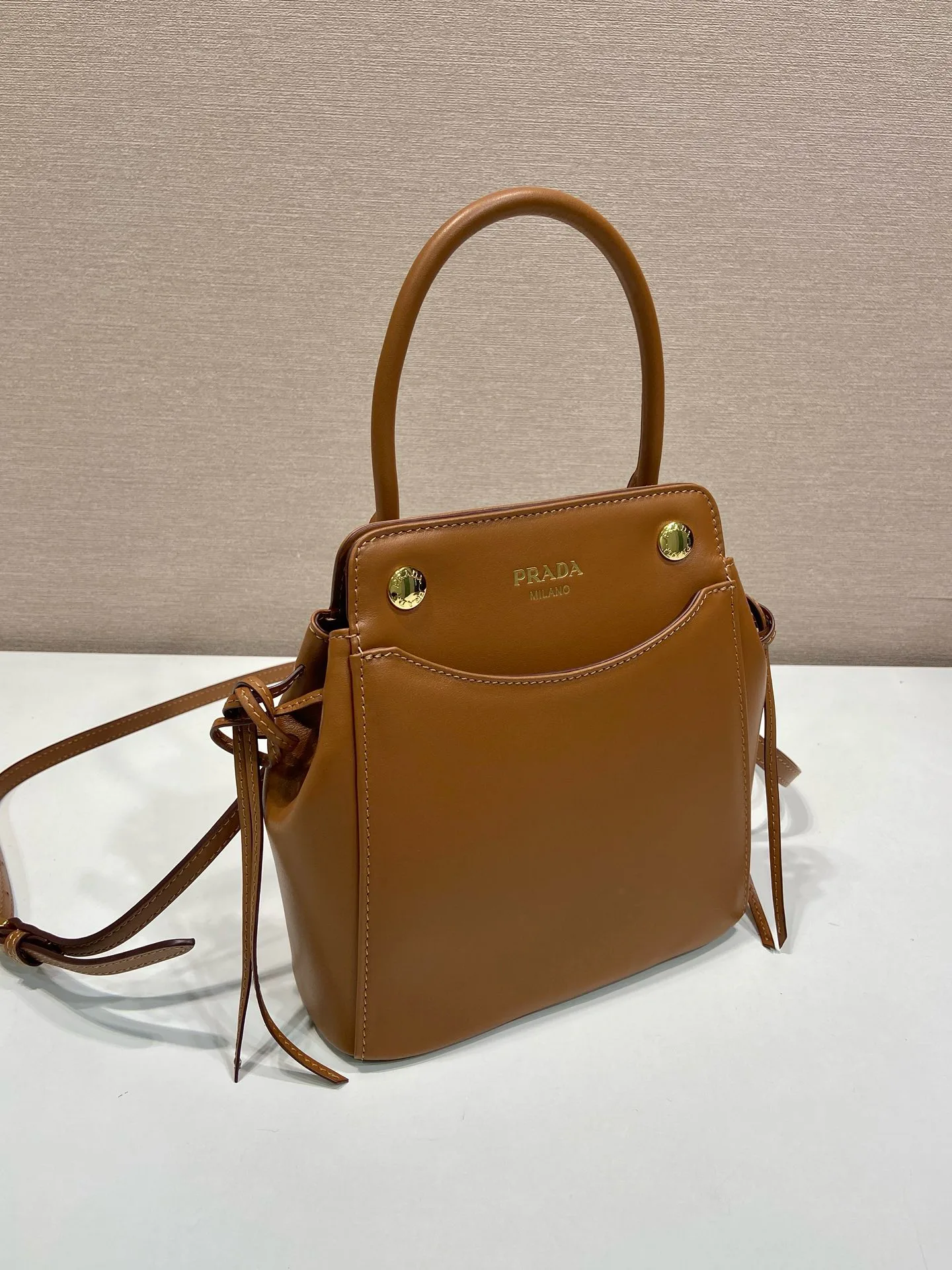 Классические Сумки Женские Prada 11627416