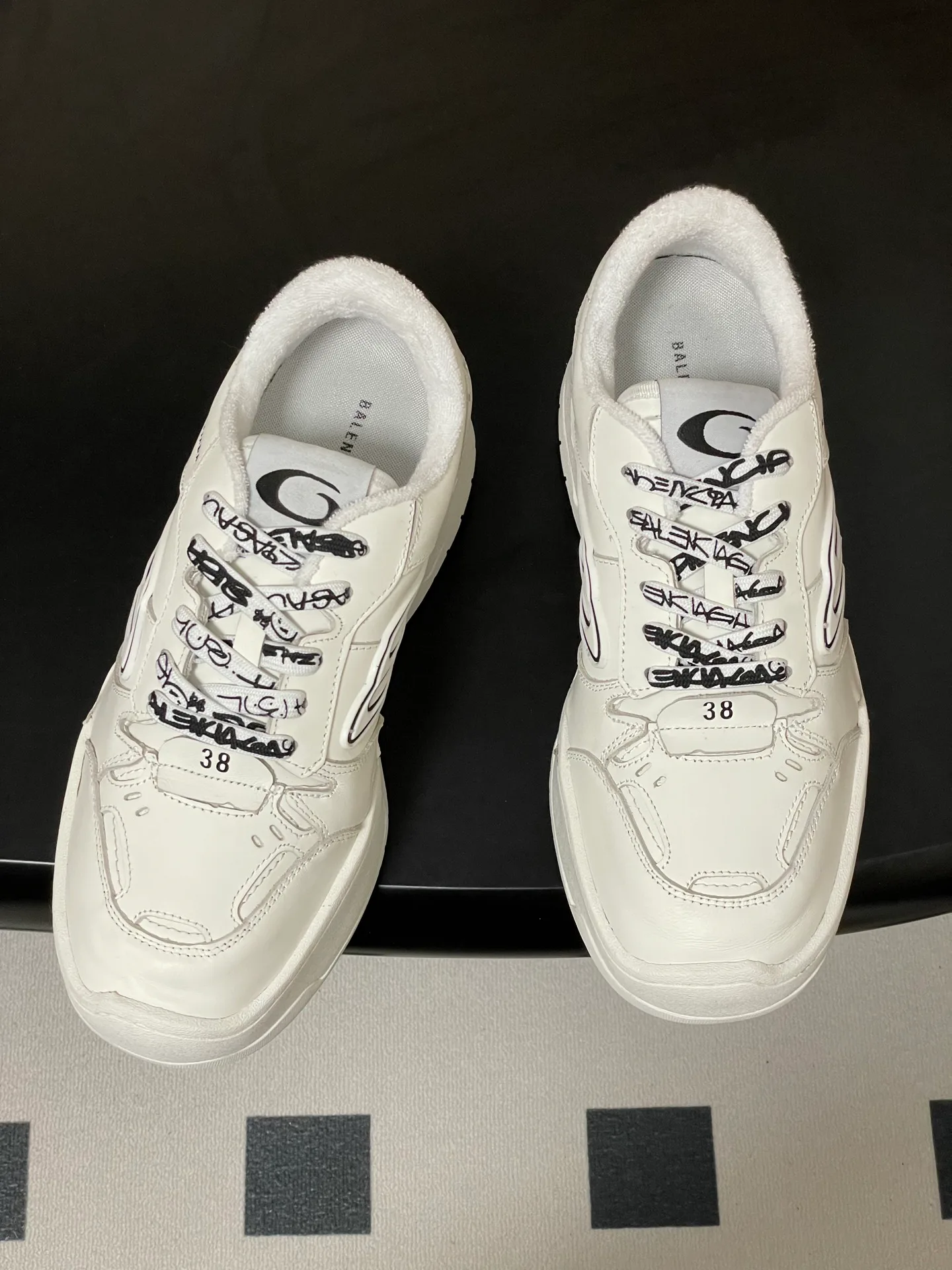 Кроссовки Женские Balenciaga 11680187