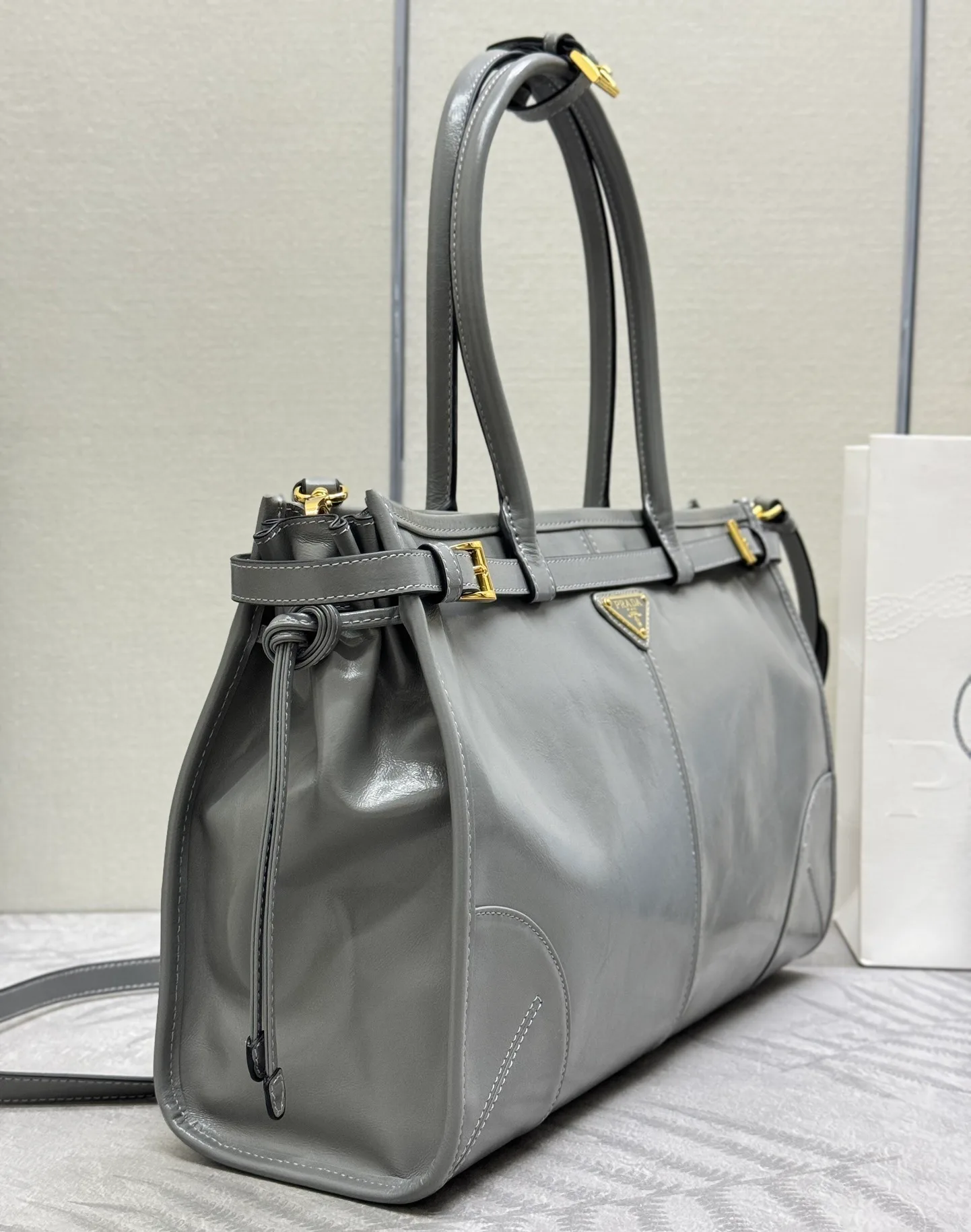 Классические Сумки Женские Prada 11462530