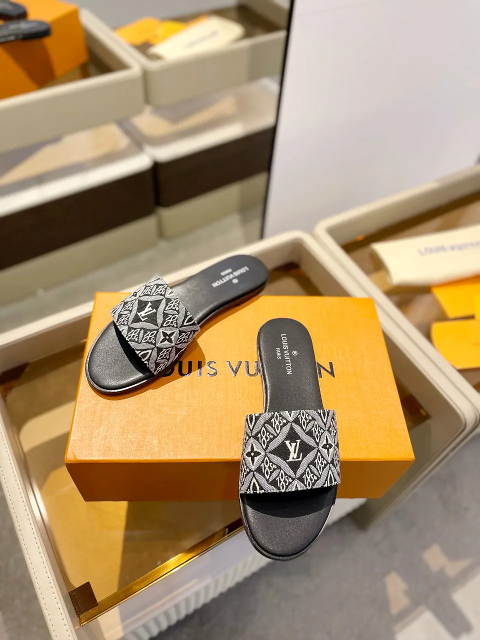Сандалии Женские Louis Vuitton 9623585