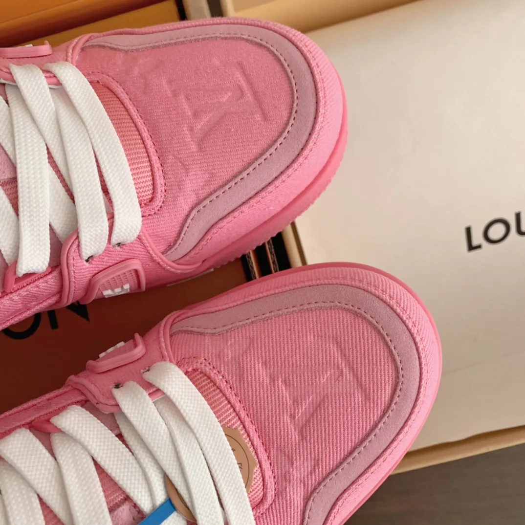 Кроссовки Женские Louis Vuitton 18625676