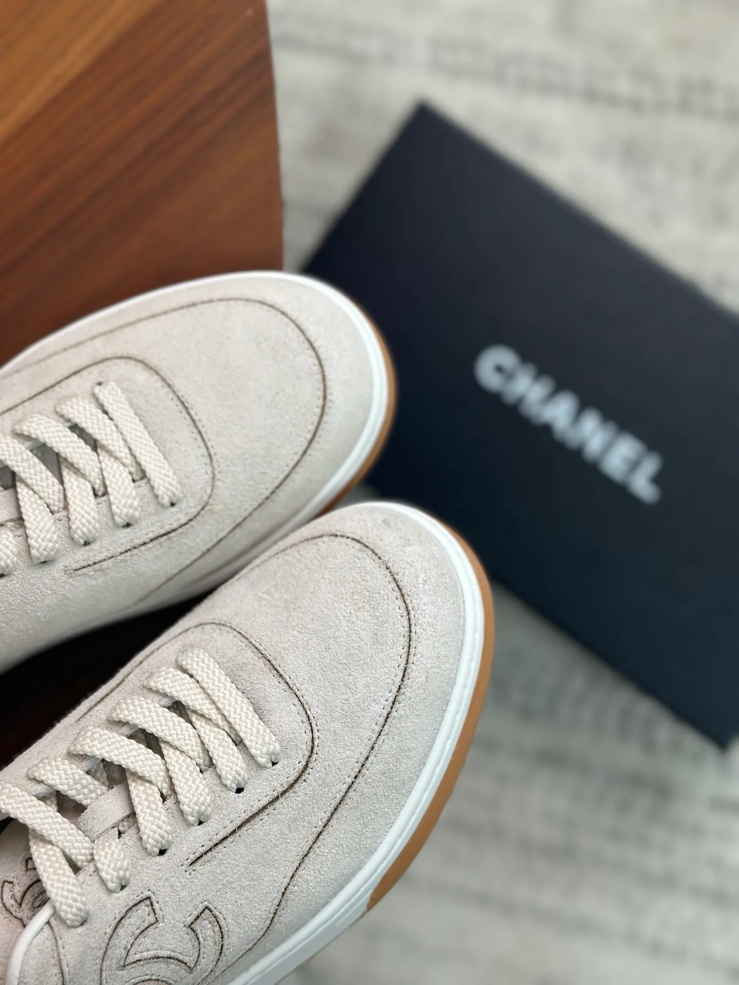 Кроссовки Женские Chanel 18329930