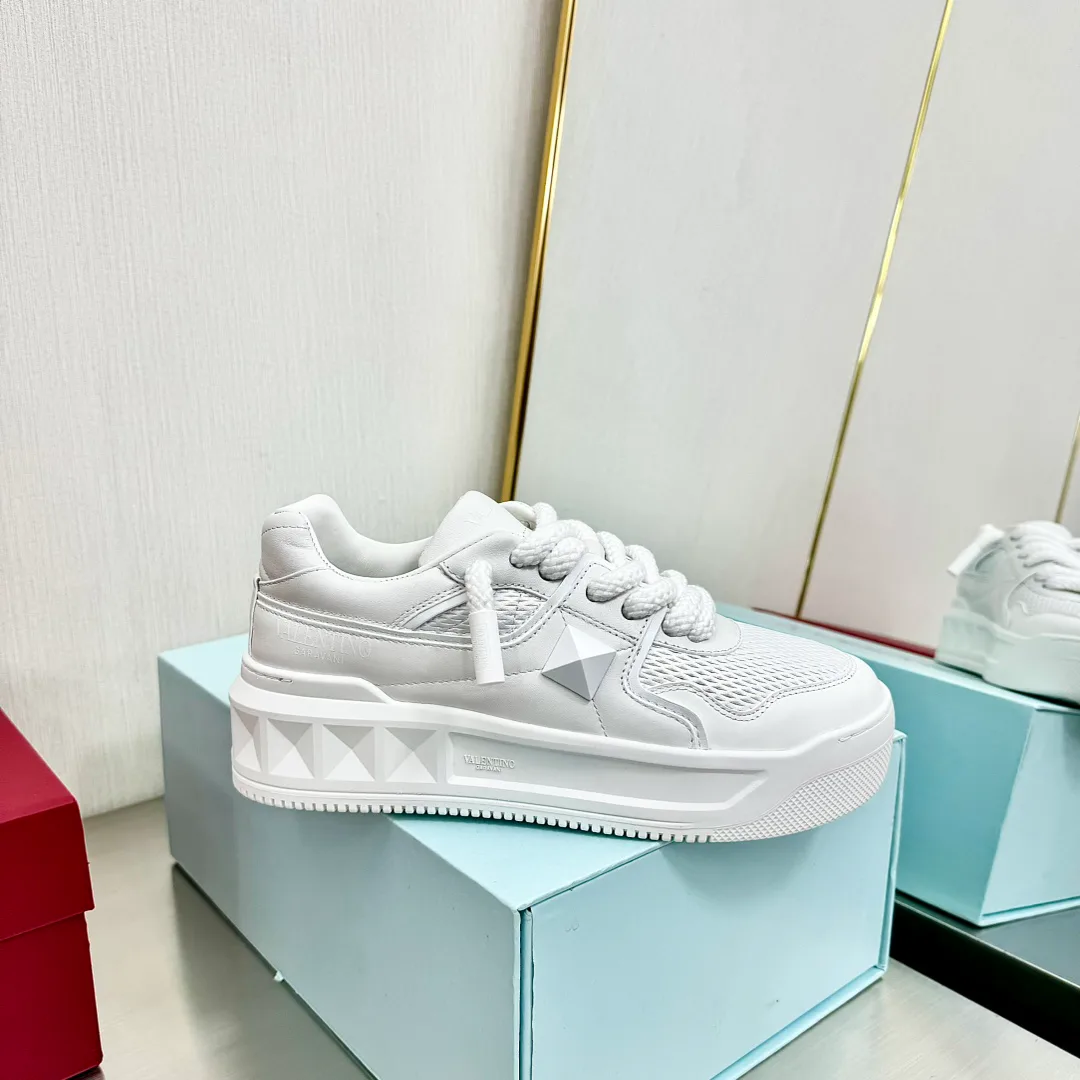 Кроссовки Женские Valentino 17955022