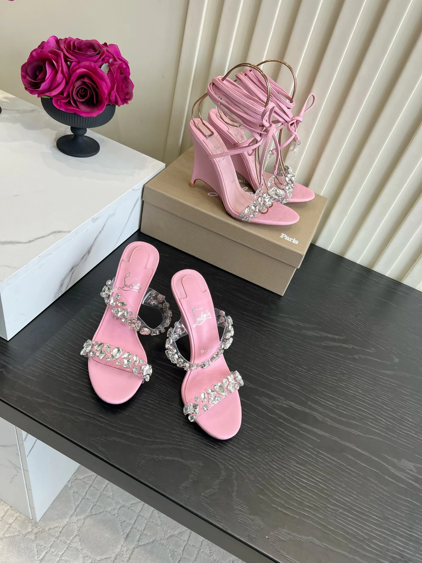 Босоножки Женские Christian Louboutin 18614261
