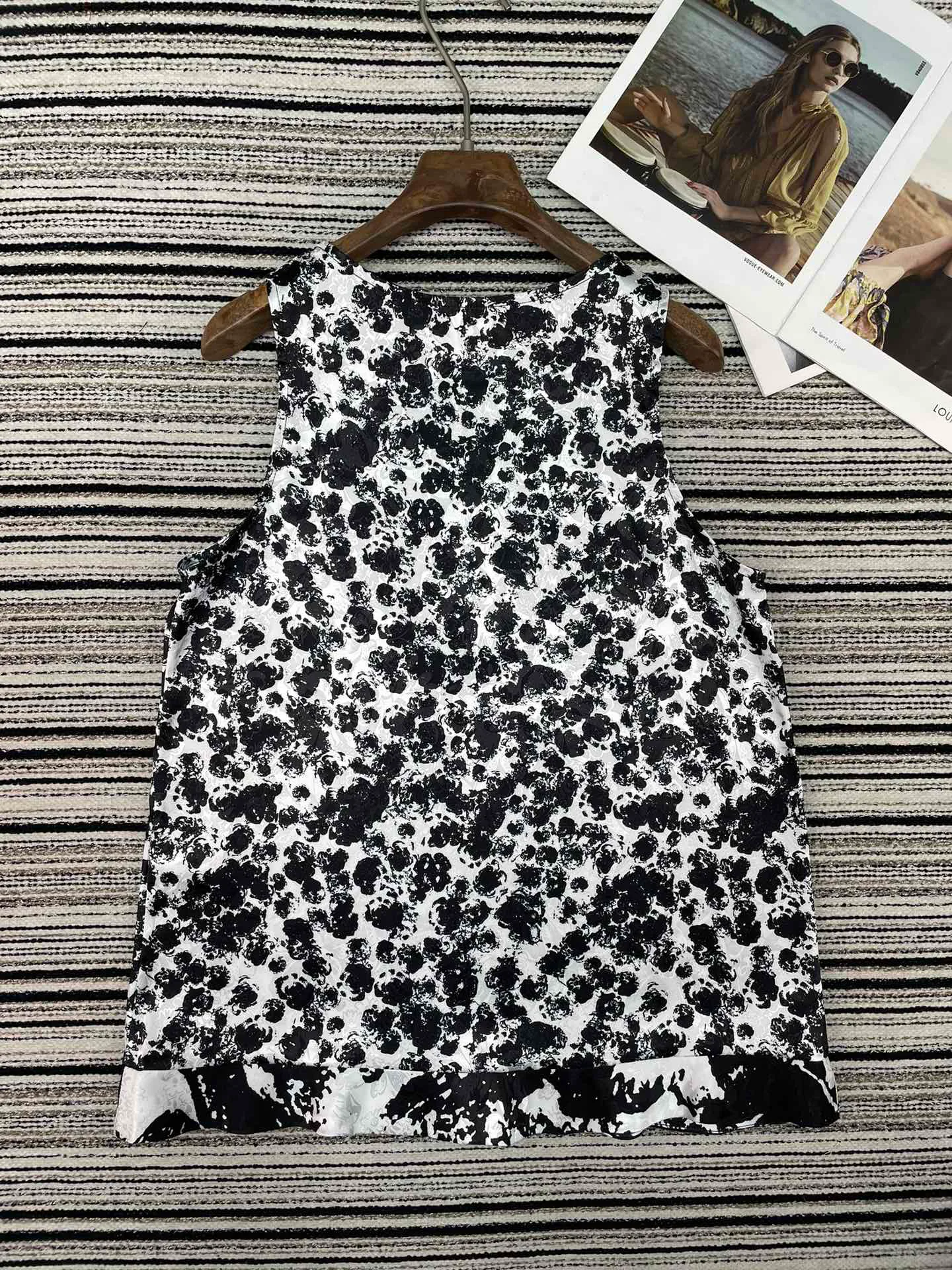 Жилеты Женские Chanel 11545266