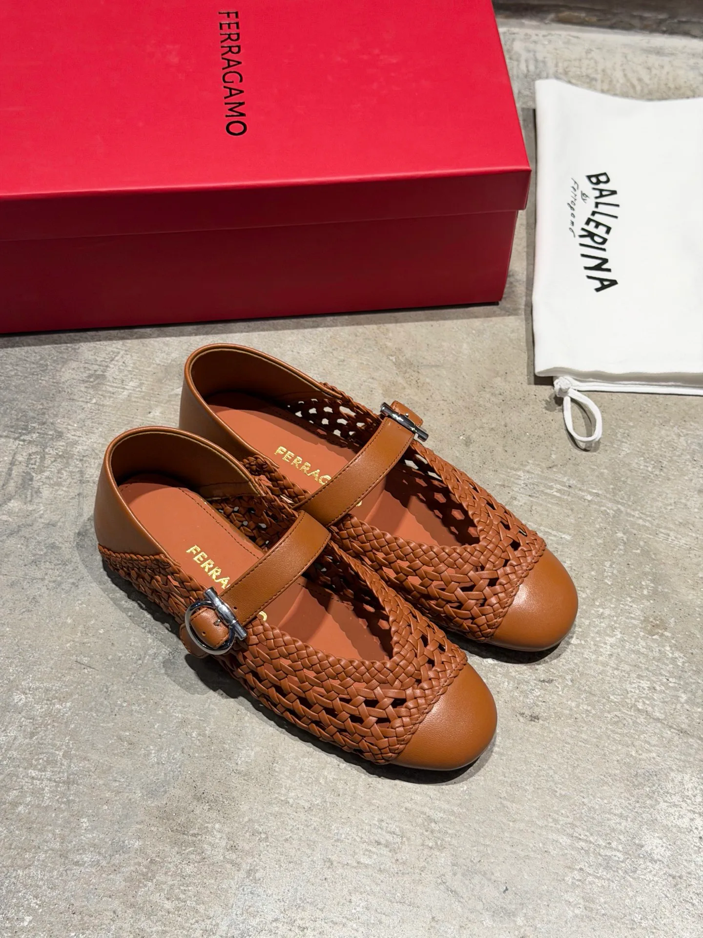 Туфли Женские Salvatore Ferragamo 13368370