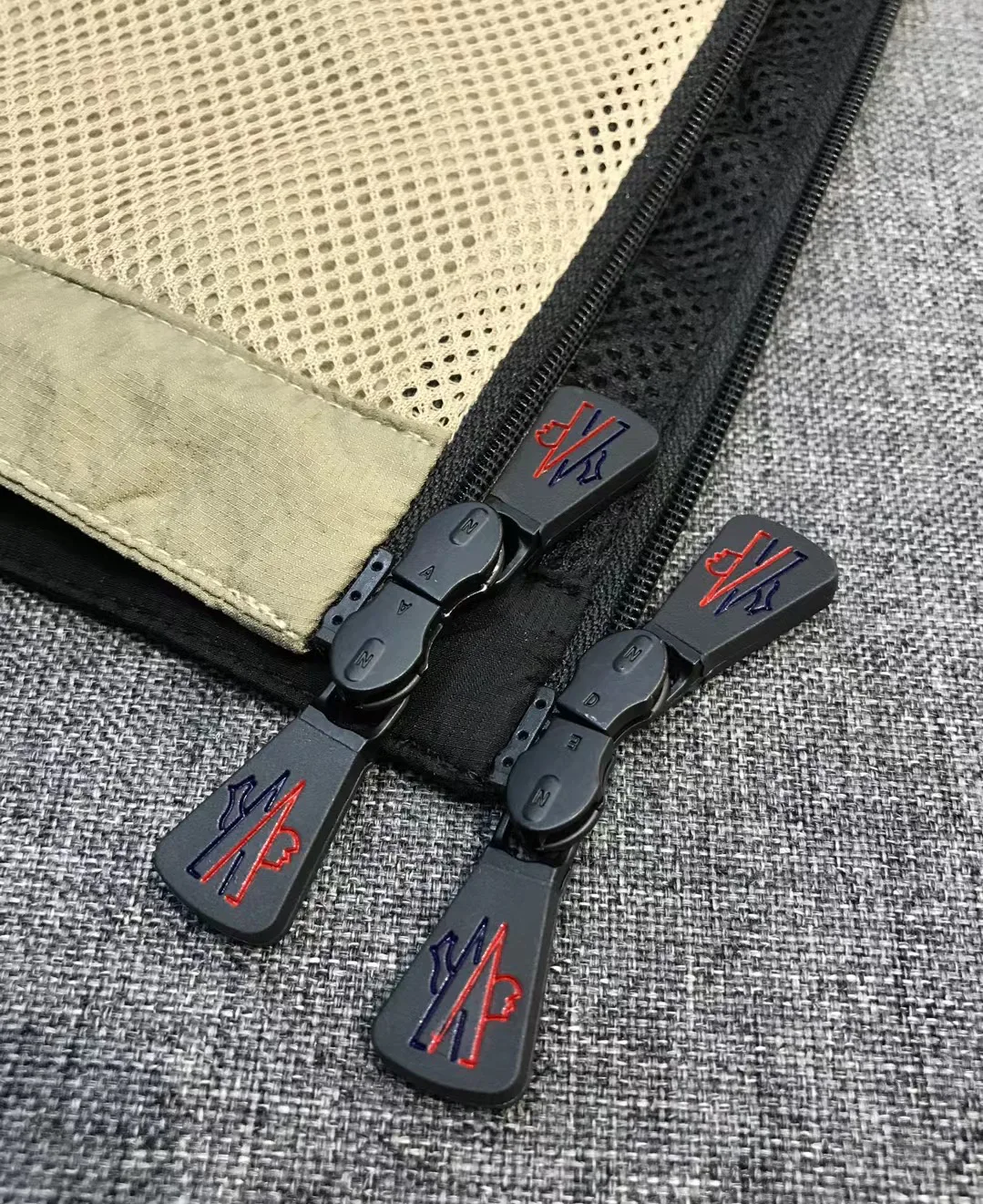 Куртки И Пуховики Мужские Moncler 11651512